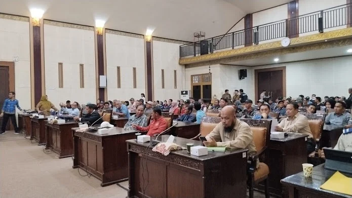 Sengketa Tanah Jalan Desa Segarau Parit, DPRD Tekankan Solusi Berpihak ke Warga