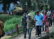 Bupati Satono Pastikan Penanganan Jembatan Rusak di Desa Tebuah Elok