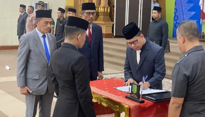 Bupati Satono Minta Direktur PDAM Baru Lakukan Terobosan Tingkatkan Pelayanan