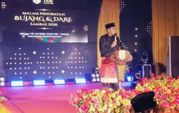 Malam Penobatan Bujang Dare Sambas 2026, Ferdinan Dorong Generasi Muda Promosikan Budaya Daerah